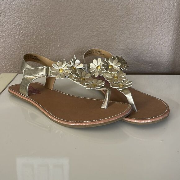 🌟B1G1 free RACHEL SHOES ROMI gold flower Velcro strap SANDALS size 4 - Picture 2 of 5